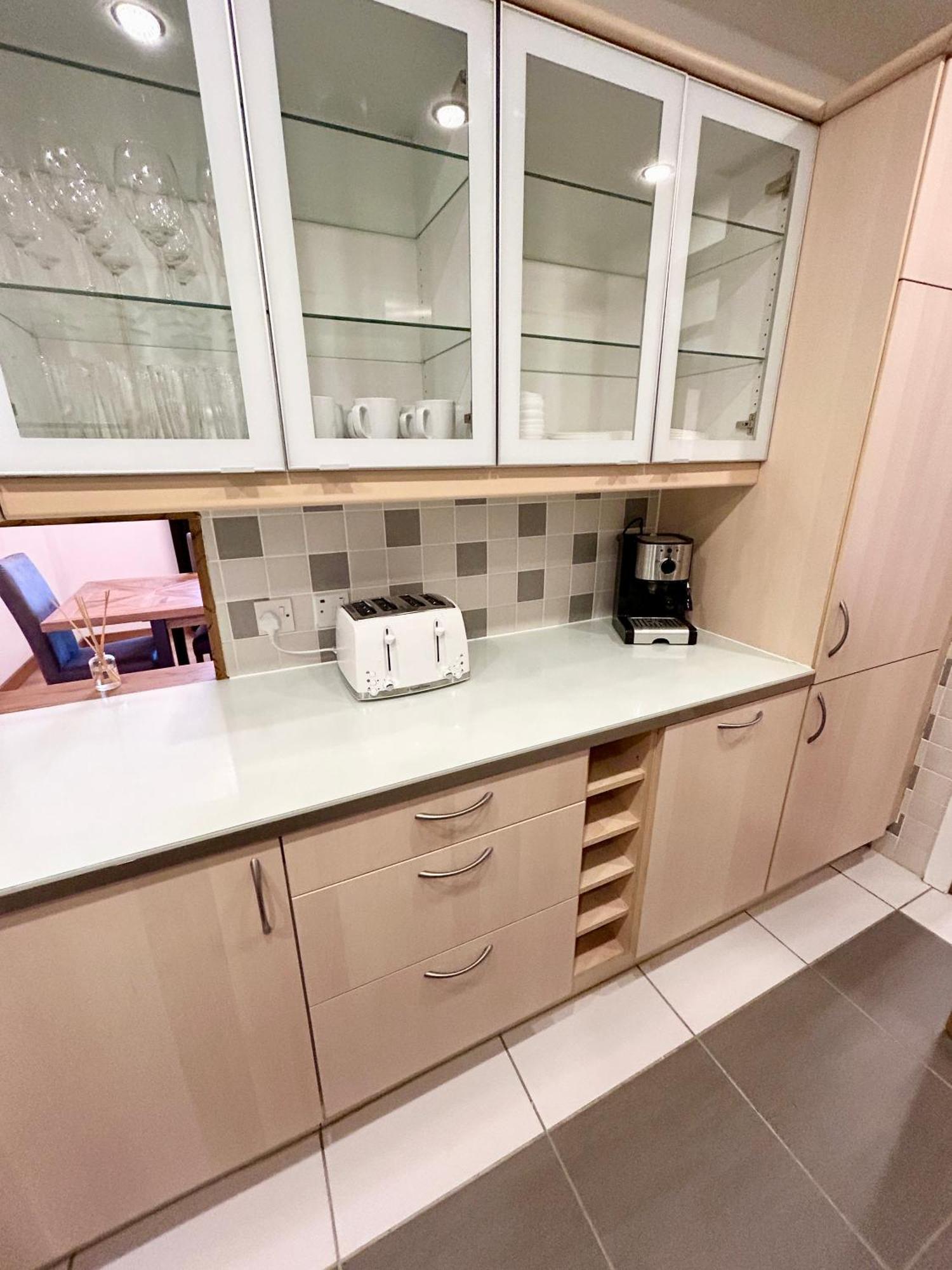Spacious 3 Bedroom Apartment Close To Marina, 2 Parking Spaces, Kingsize Or Single Beds Southampton Buitenkant foto