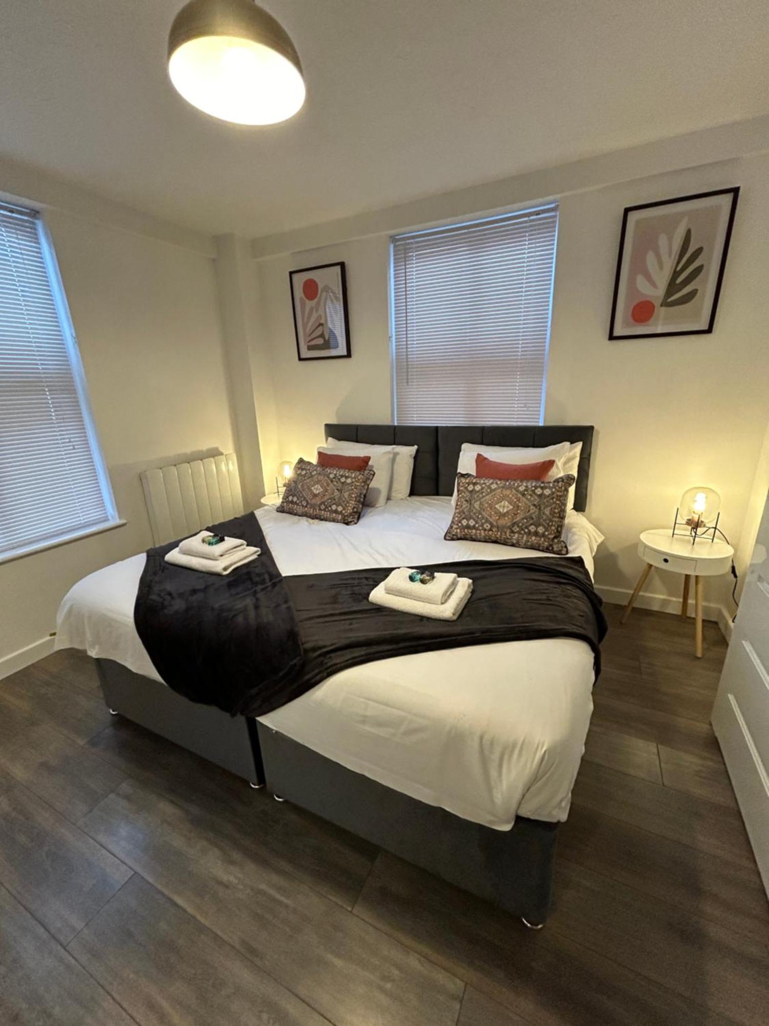 Spacious 3 Bedroom Apartment Close To Marina, 2 Parking Spaces, Kingsize Or Single Beds Southampton Buitenkant foto