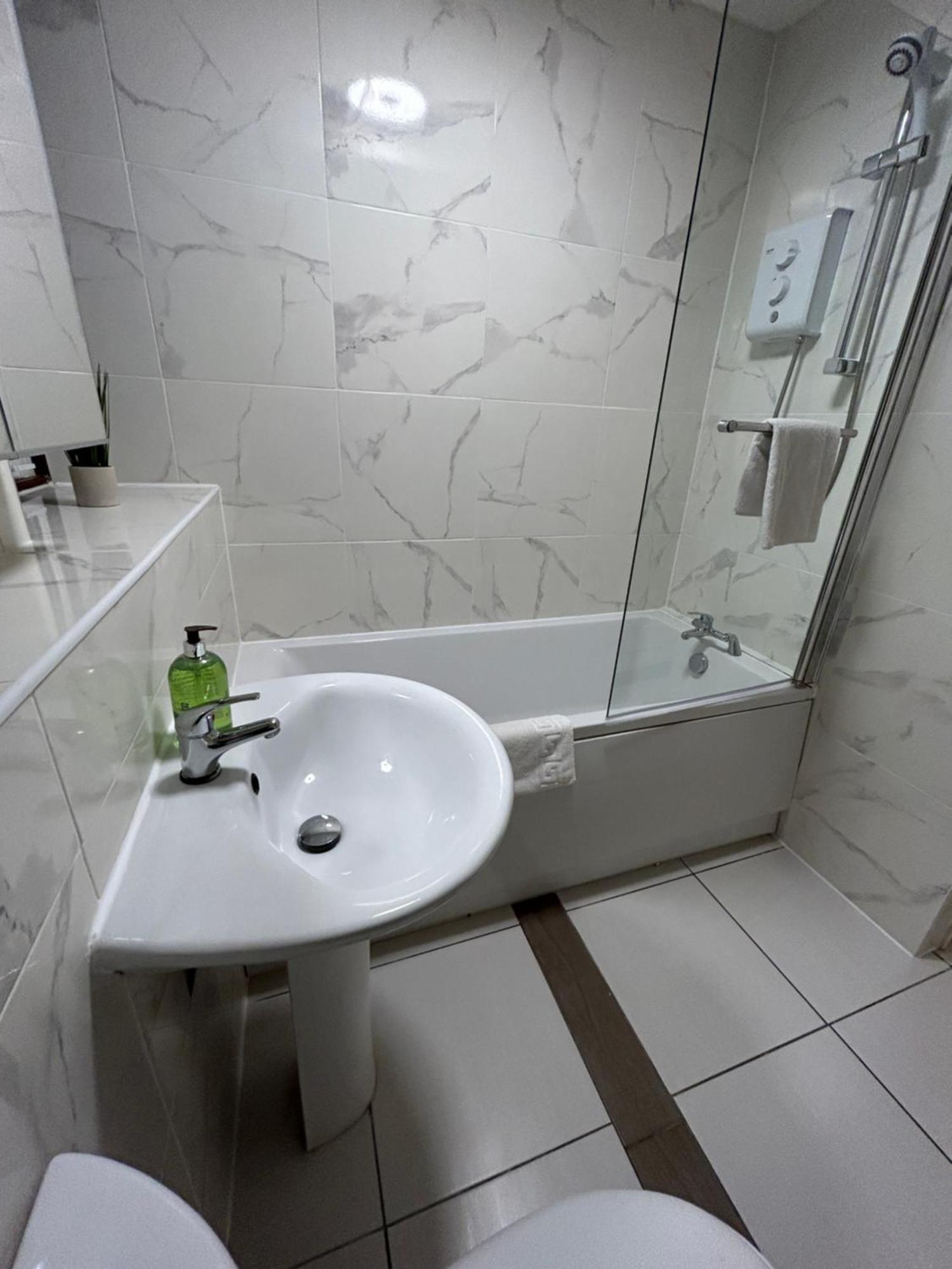 Spacious 3 Bedroom Apartment Close To Marina, 2 Parking Spaces, Kingsize Or Single Beds Southampton Buitenkant foto